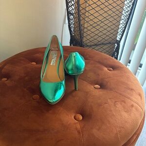 INC Green Patent Leather Heels size 6.5